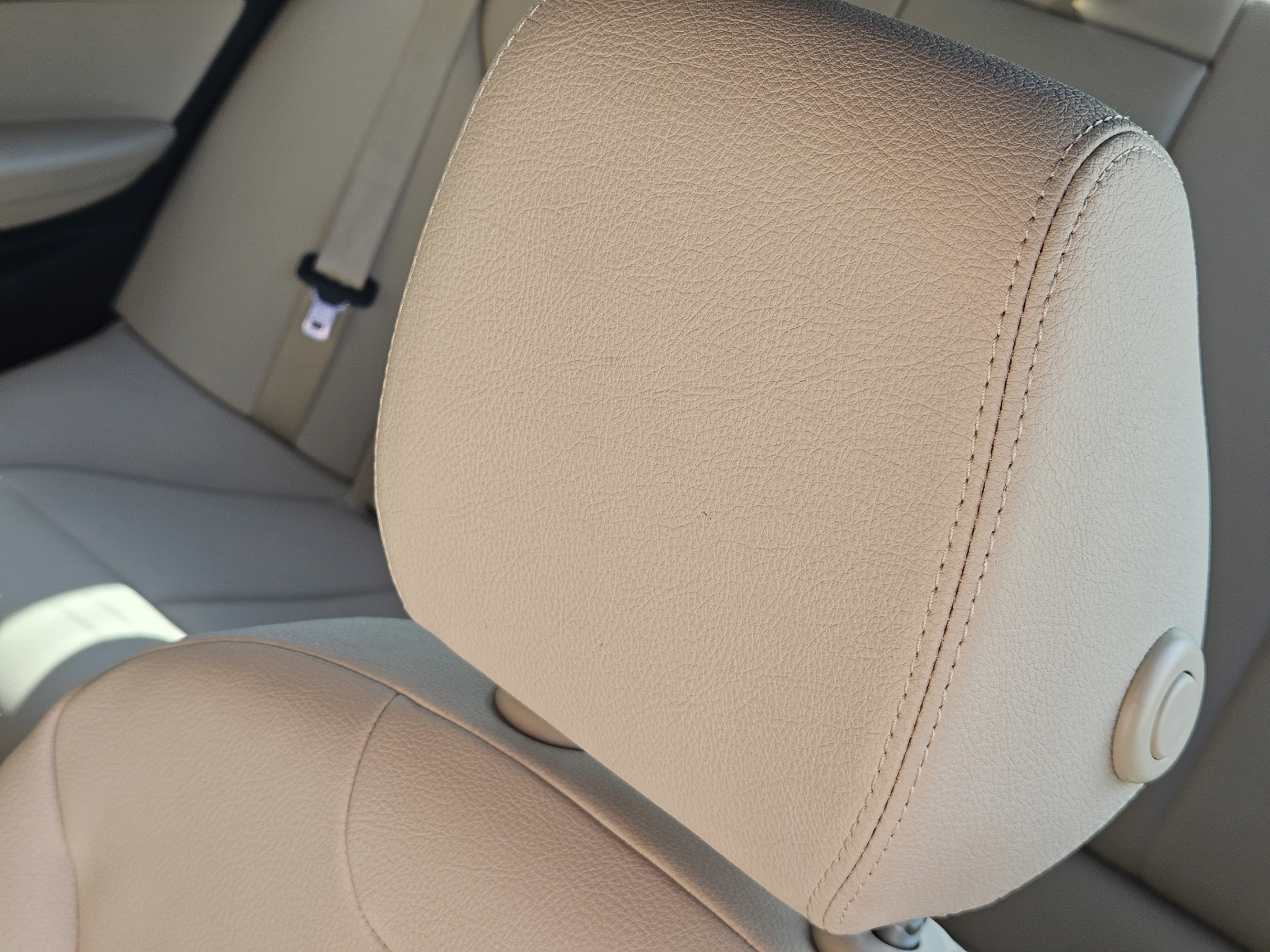 Used 2018 BMW 330i Sedan RWD image 13