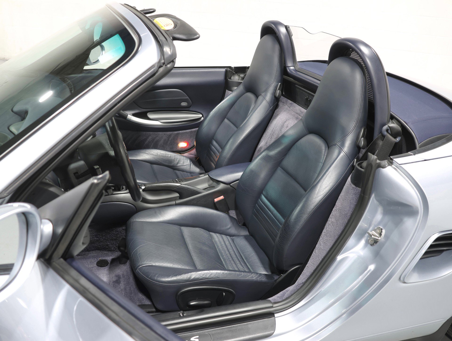 Used 2001 Porsche Boxster S image 9