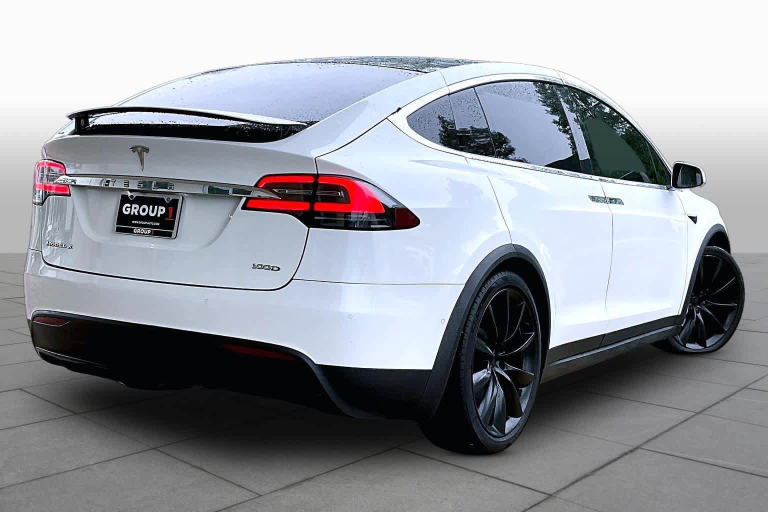 Used 2018 Tesla Model X 100D AWD/4WD image 11