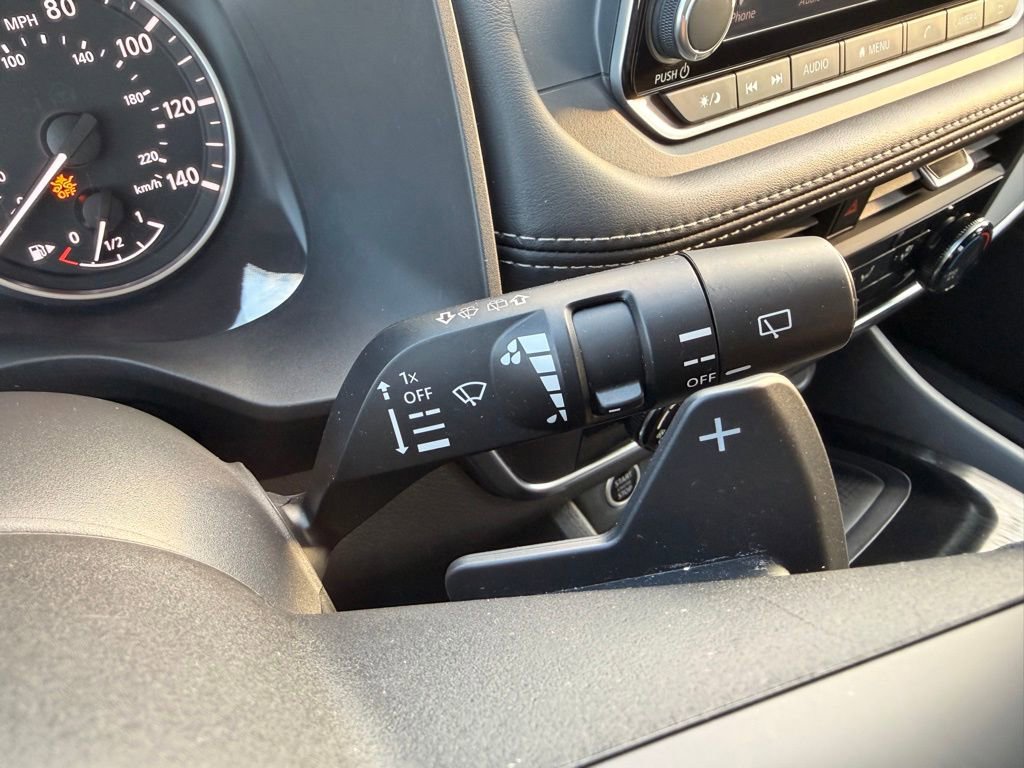 Used 2023 Nissan Rogue S AWD/4WD image 12