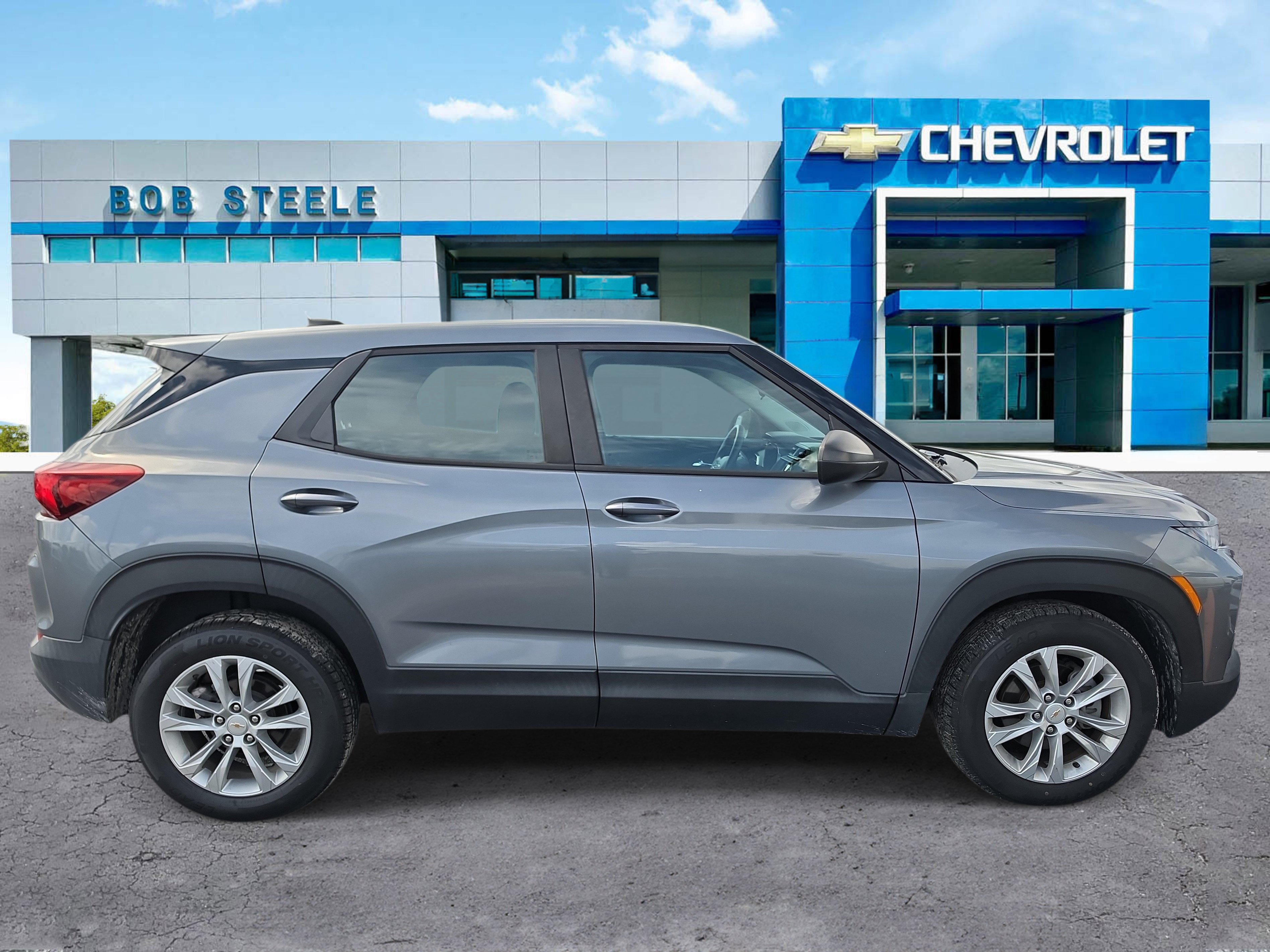 Certified 2021 Chevrolet TrailBlazer LS FWD image 2