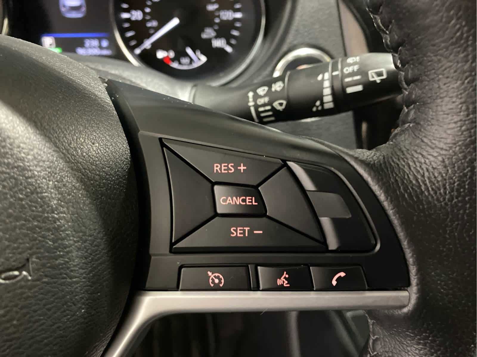 Used 2019 Nissan Rogue SV image 15