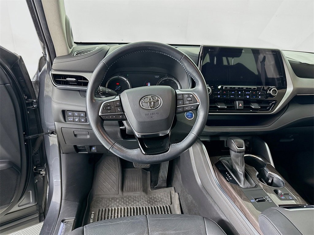 Used 2021 Toyota Highlander Platinum image 23