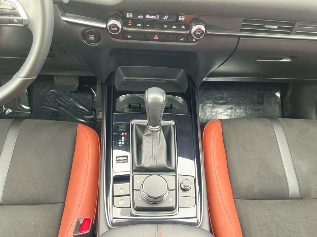 Used 2025 MAZDA CX-30 Carbon image 12