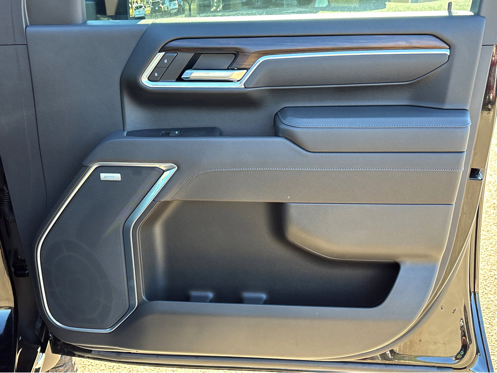 New 2025 GMC Sierra 2500 SLT w/ SLT Premium Package image 12