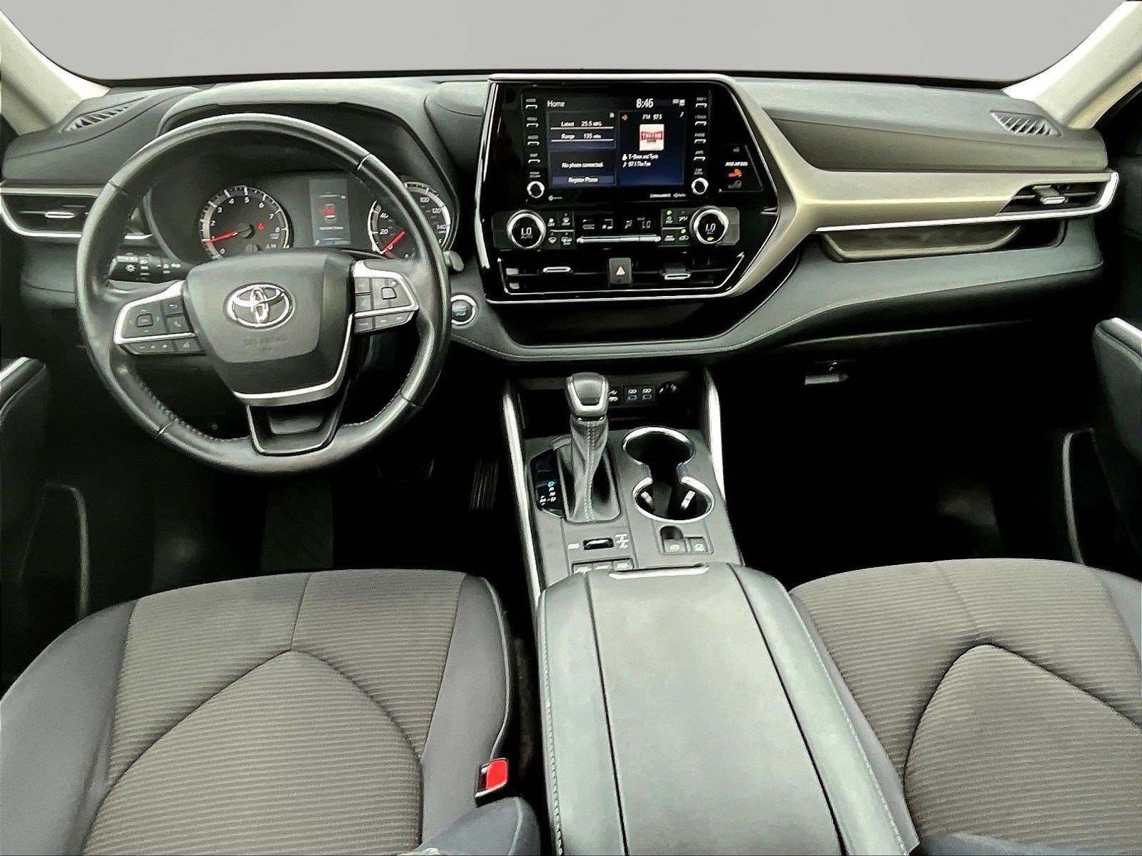 Used 2022 Toyota Highlander LE AWD/4WD image 7