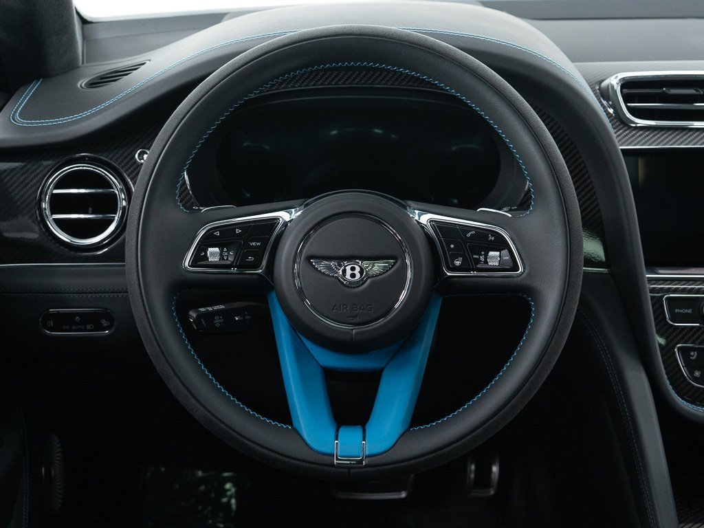 Used 2025 Bentley Bentayga S image 31