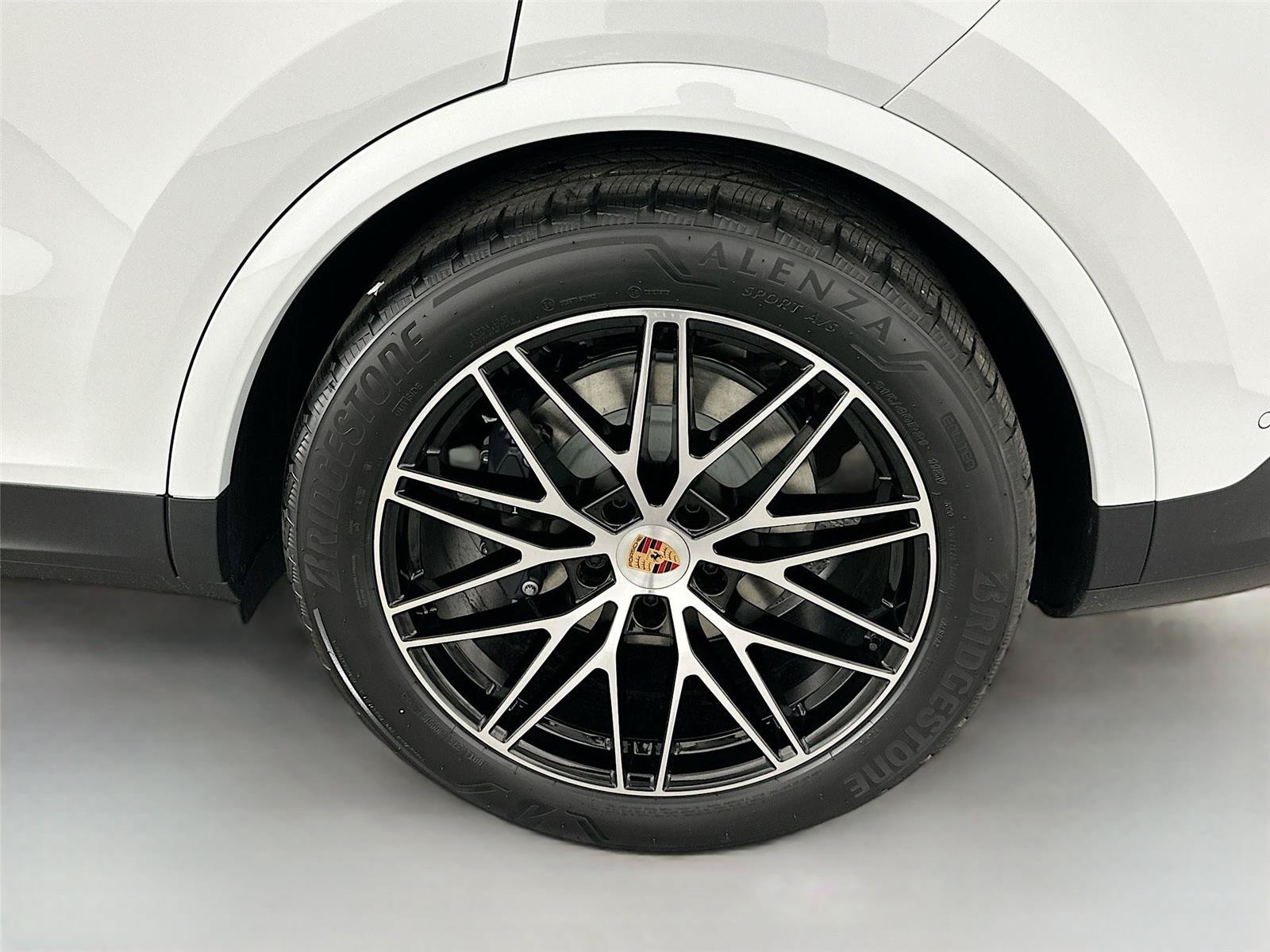 Certified 2026 Porsche Cayenne AWD/4WD image 12