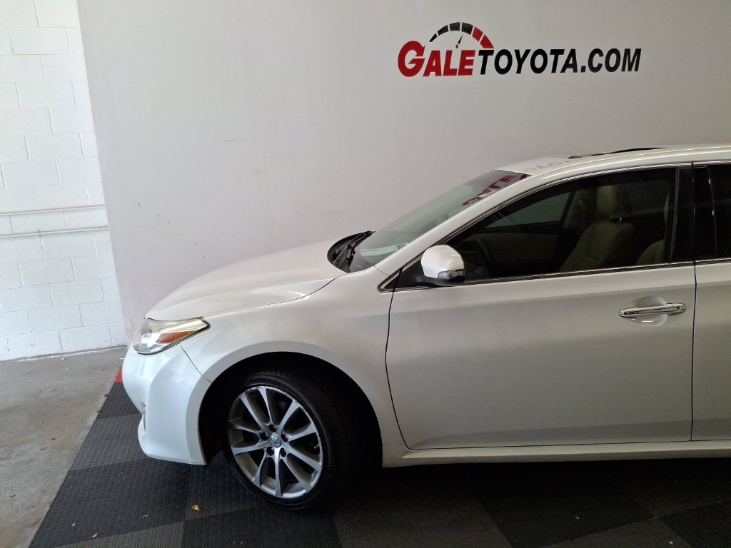 Used 2015 Toyota Avalon XLE Touring FWD image 5