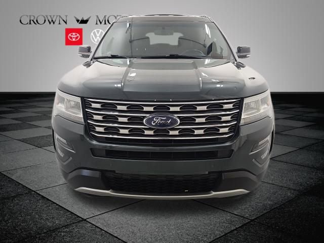 Used 2016 Ford Explorer XLT w/ Equipment Group 202A image 2