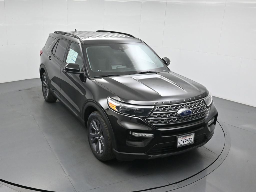 Certified 2022 Ford Explorer XLT w/ Equipment Group 202A image 35