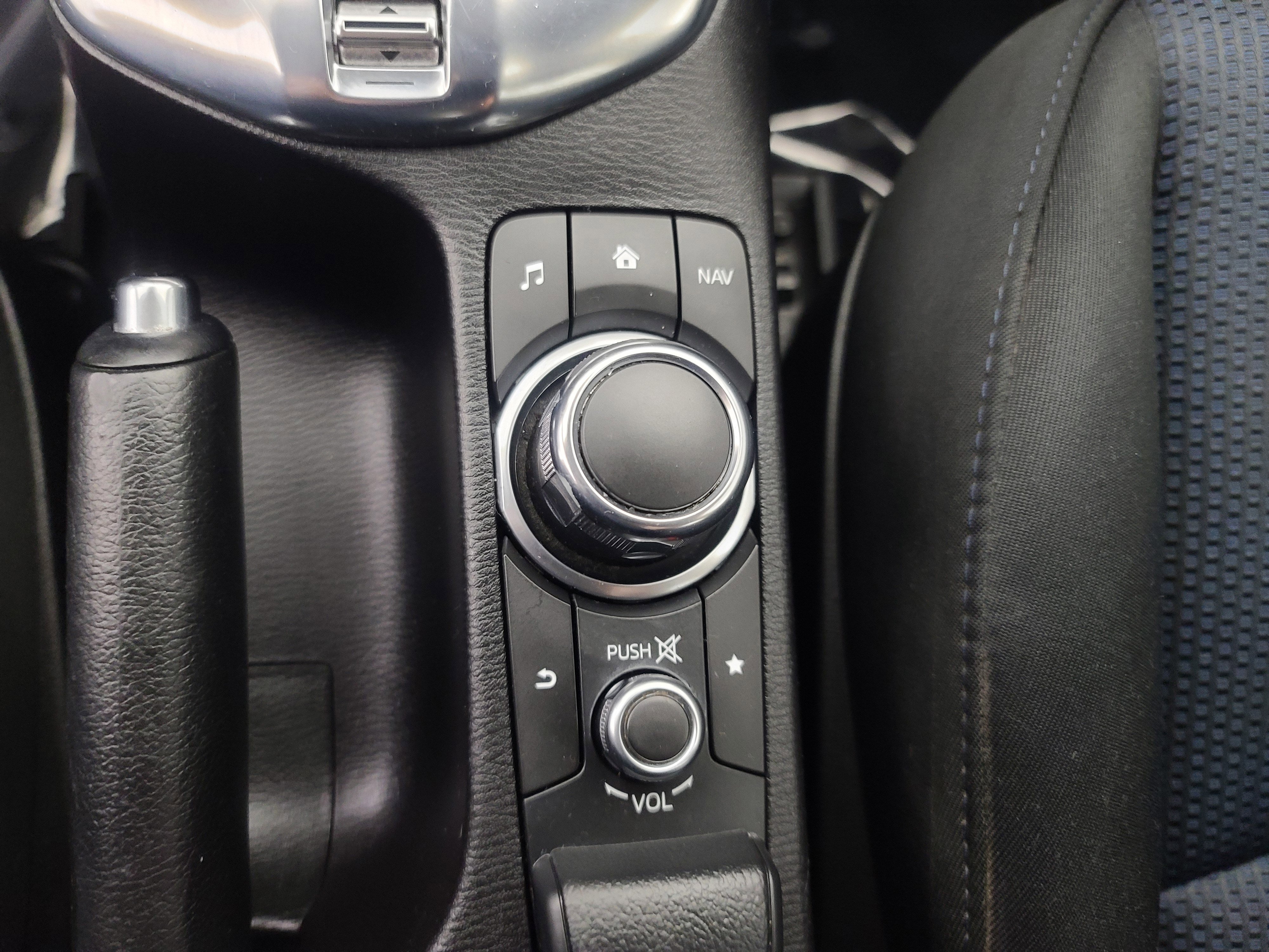 Used 2017 Toyota Yaris iA image 32