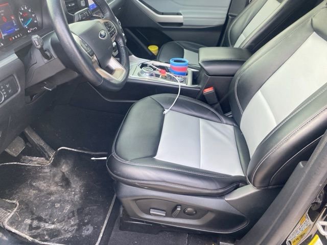 Used 2022 Ford Explorer XLT w/ Equipment Group 202A image 11