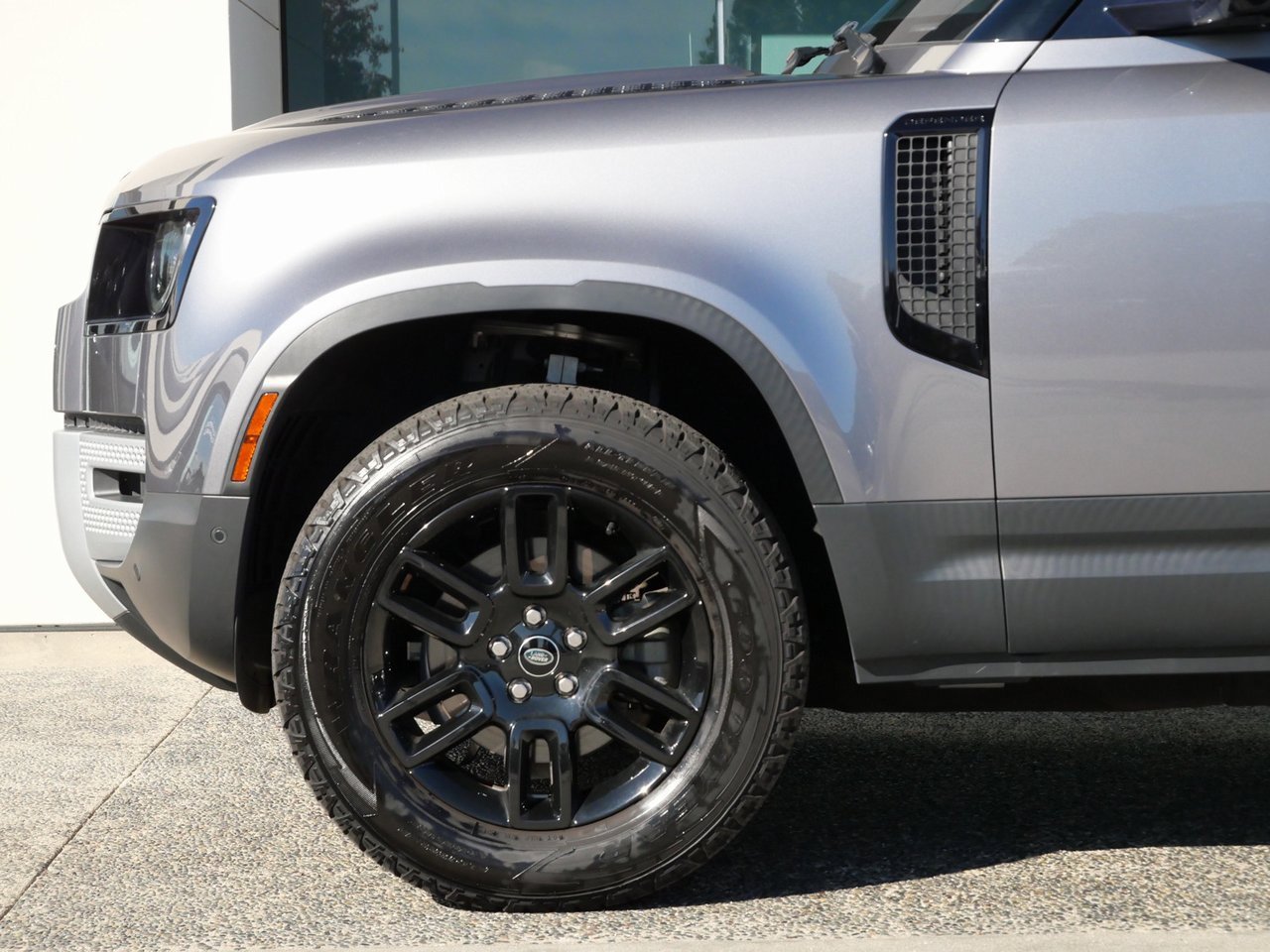 Used 2022 Land Rover Defender 110 S image 8