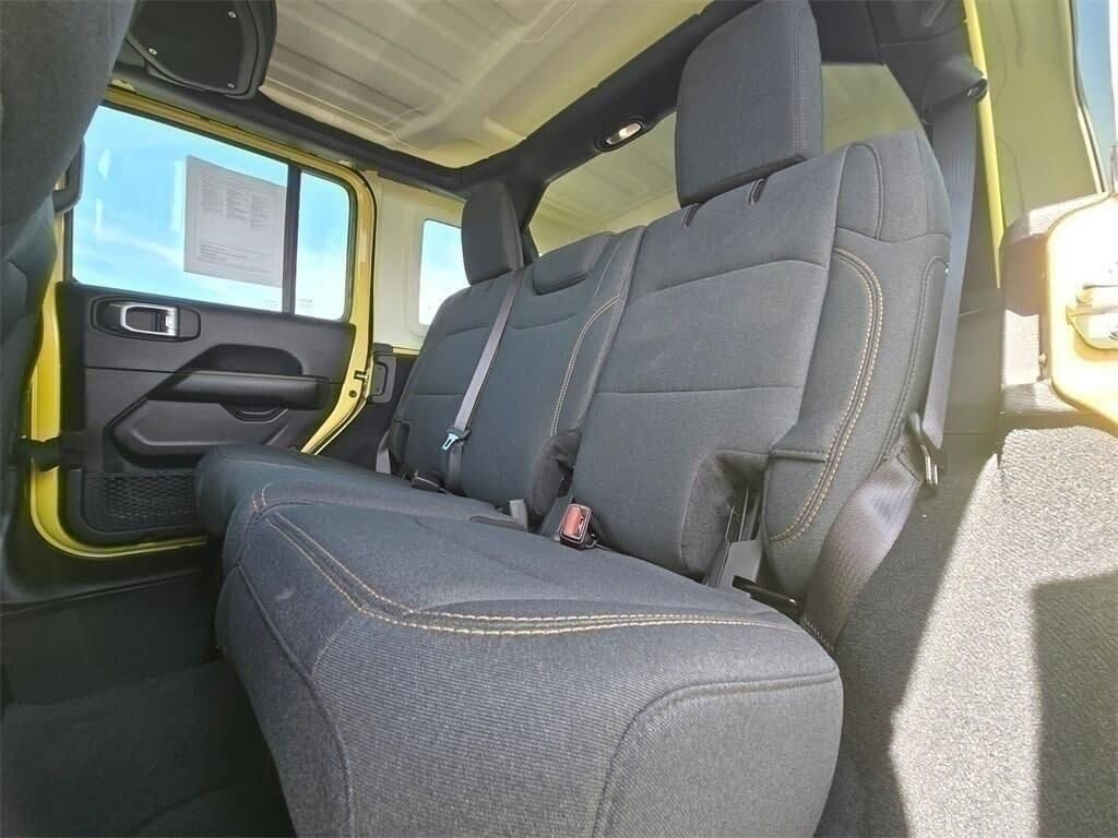 Used 2024 Jeep Wrangler Sahara image 13