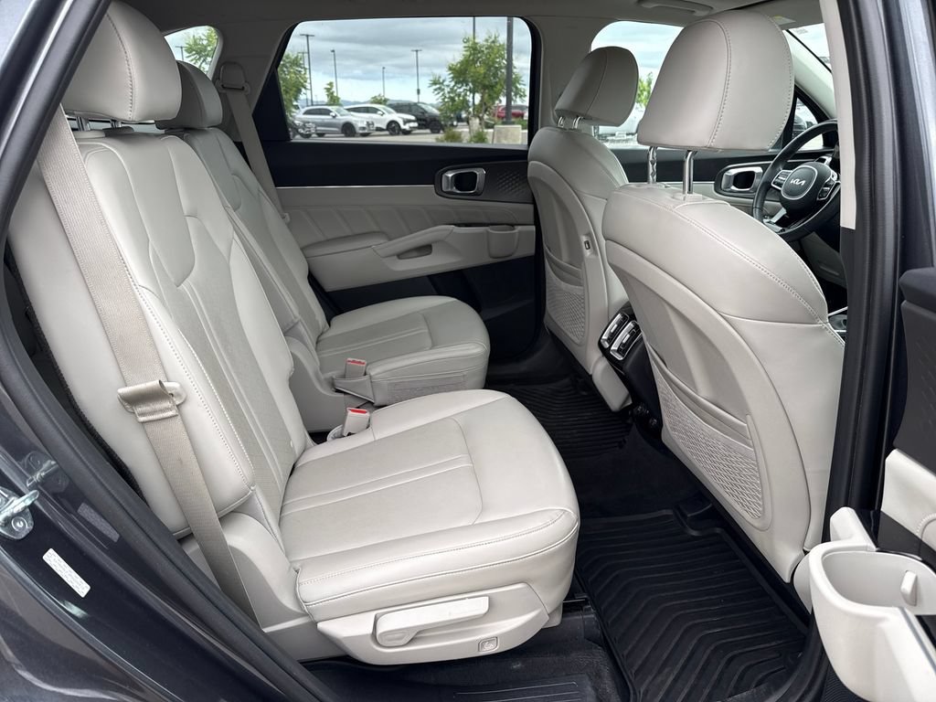 Used 2023 Kia Sorento SX AWD/4WD image 29