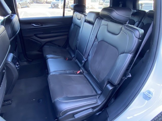 Used 2024 Jeep Grand Cherokee L Laredo image 23