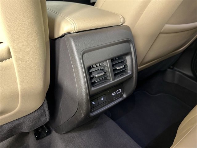 Certified 2024 Cadillac XT4 Luxury w/ Cold Weather Package image 21