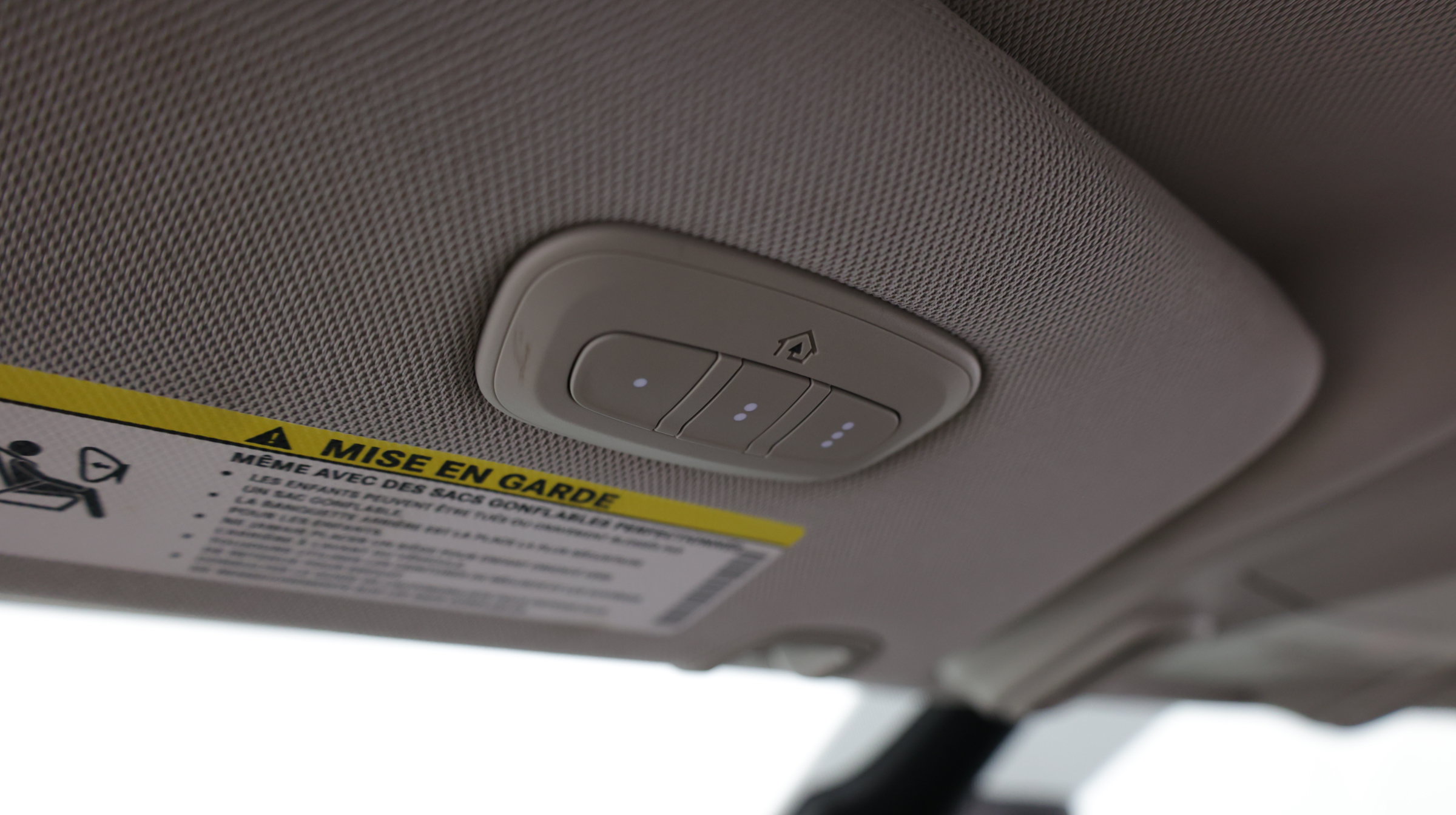 Used 2023 Chrysler Pacifica Limited FWD image 29