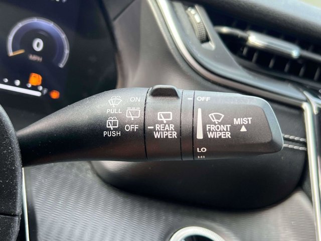 Used 2023 Jeep Grand Cherokee Laredo image 23