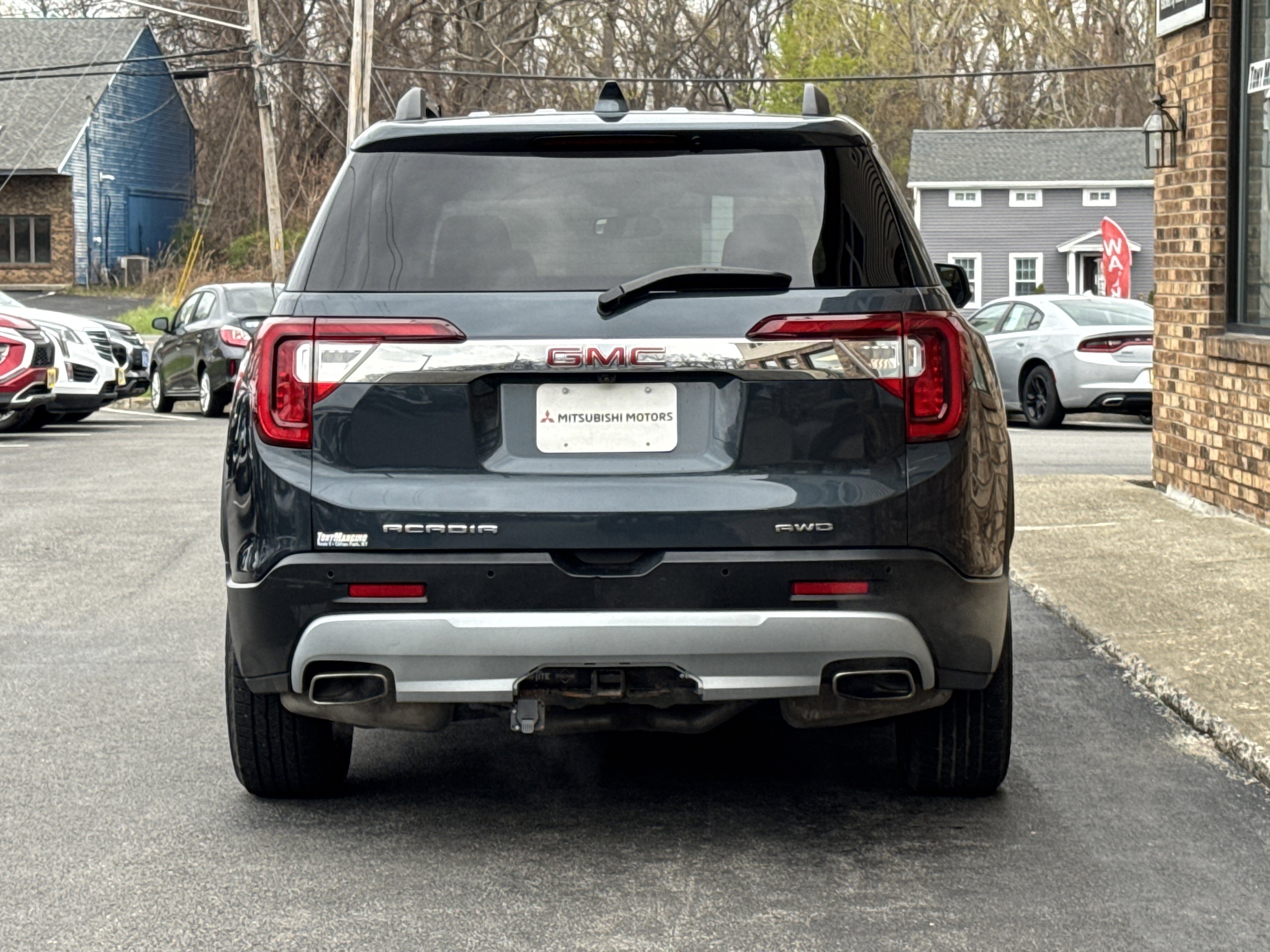 Used 2020 GMC Acadia SLT w/ Premium Package AWD/4WD image 2