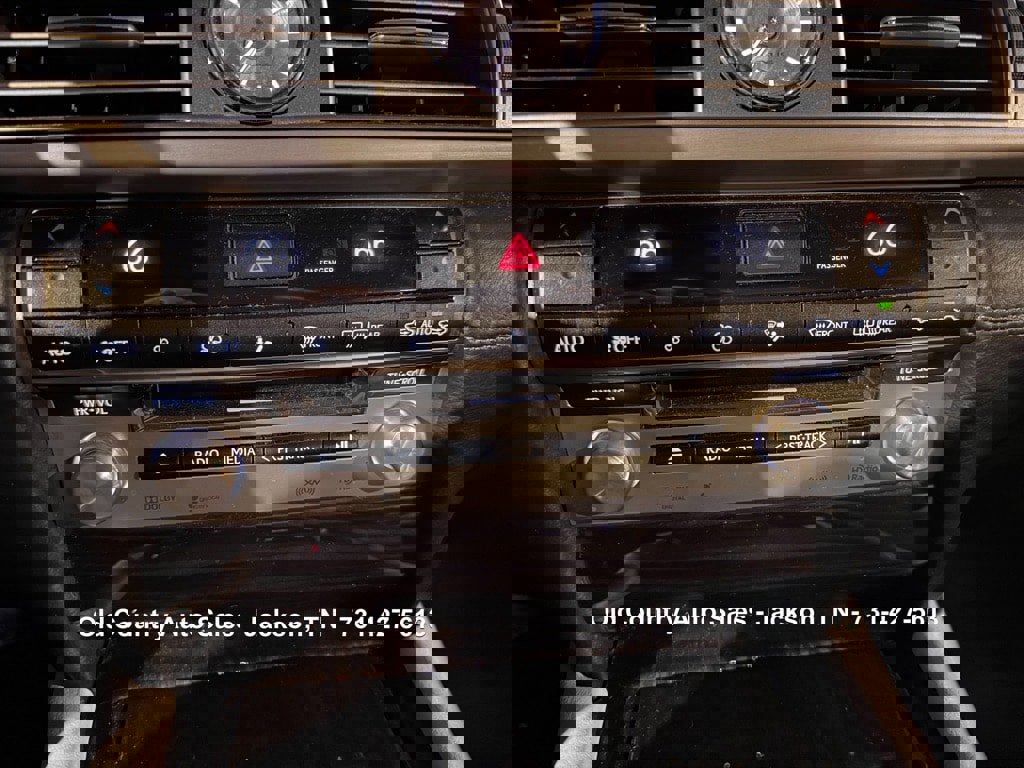 Used 2014 Lexus LS 460 image 26