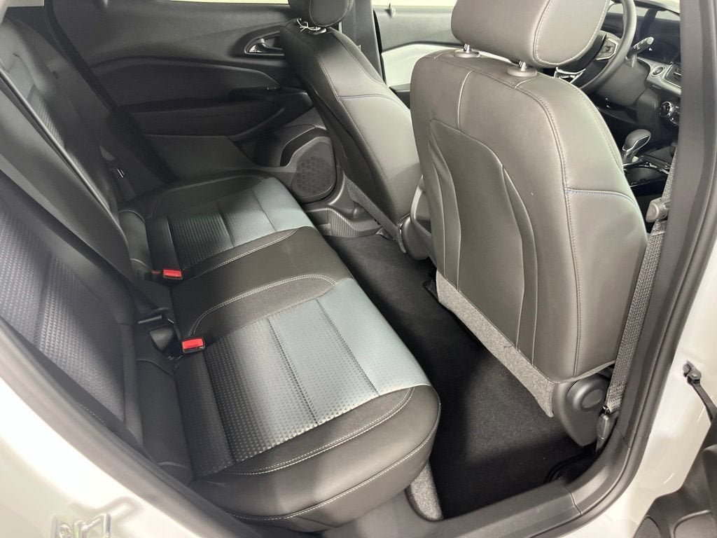 New 2026 Chevrolet Trax LT w/ LT Convenience Package FWD image 5