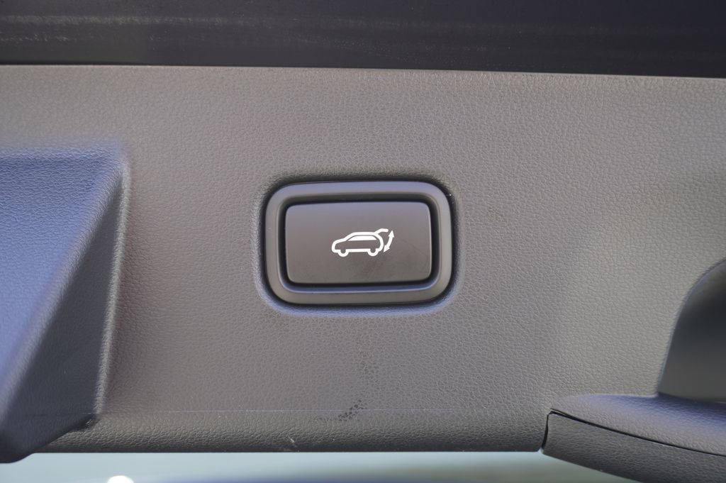 Used 2025 Hyundai Tucson Limited image 10