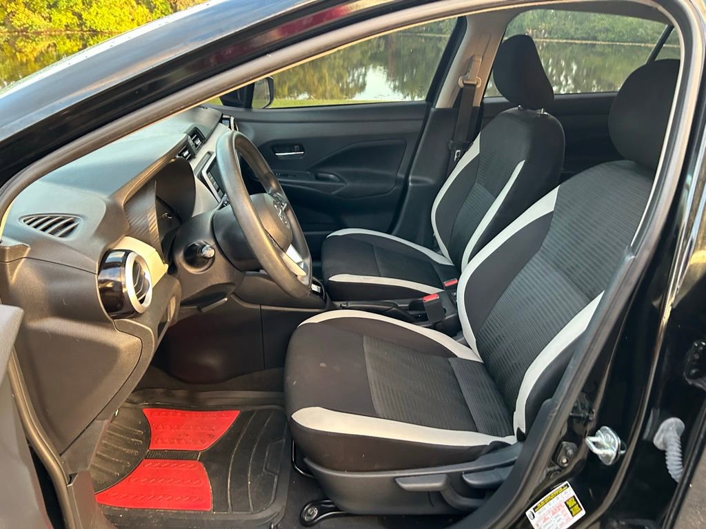 Used 2022 Nissan Versa SV FWD image 14