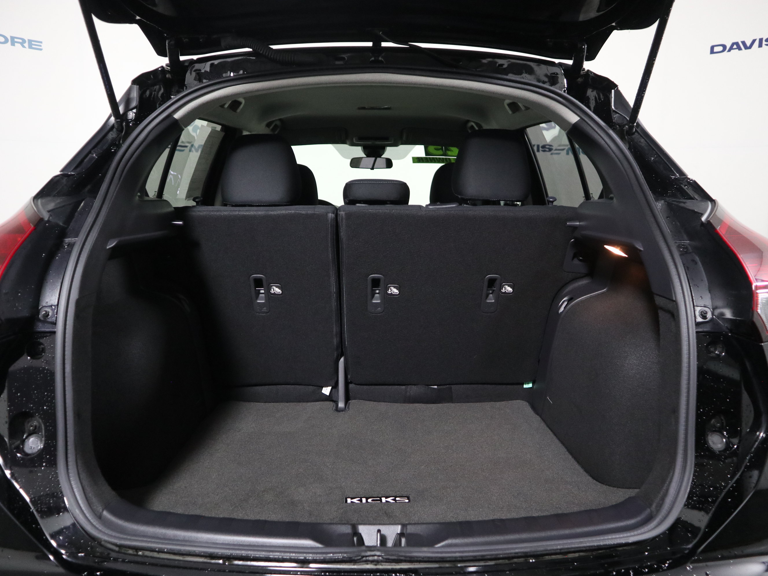 Used 2023 Nissan Kicks SV FWD image 8