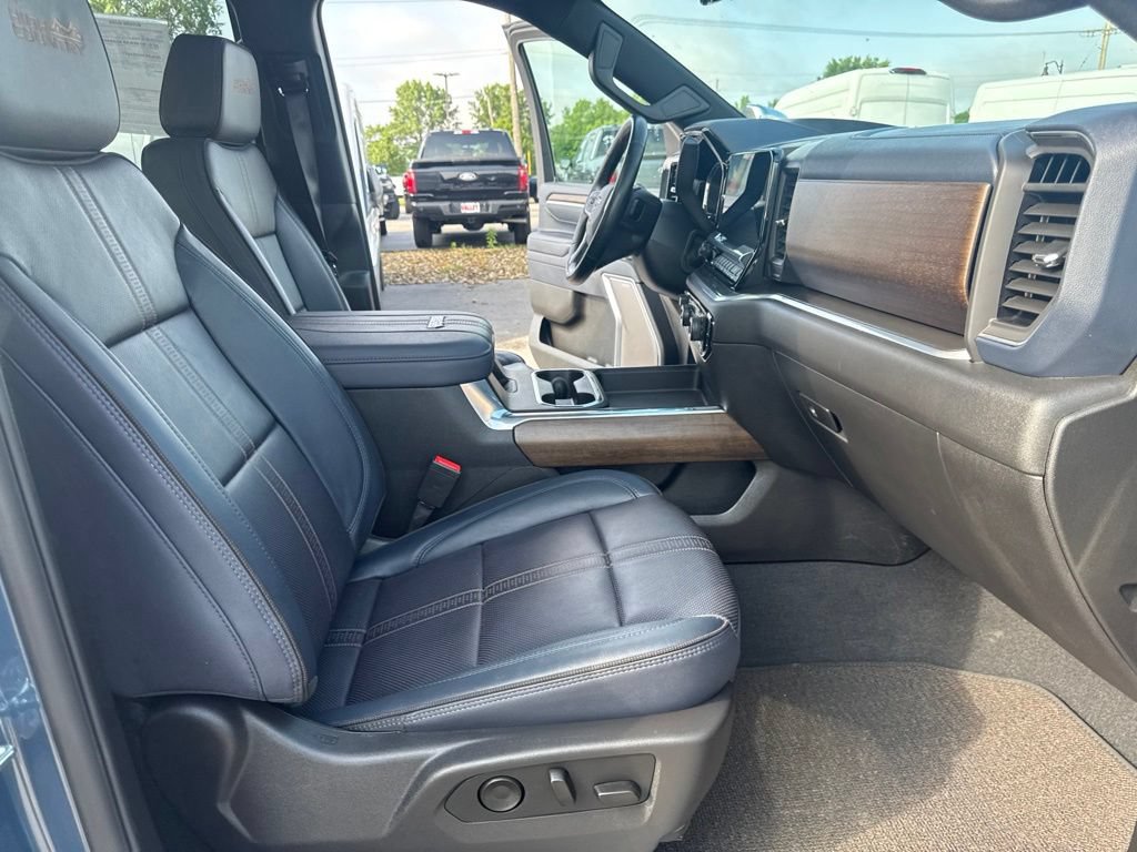 Used 2026 Chevrolet Silverado 2500 High Country w/ Technology Package AWD/4WD image 36