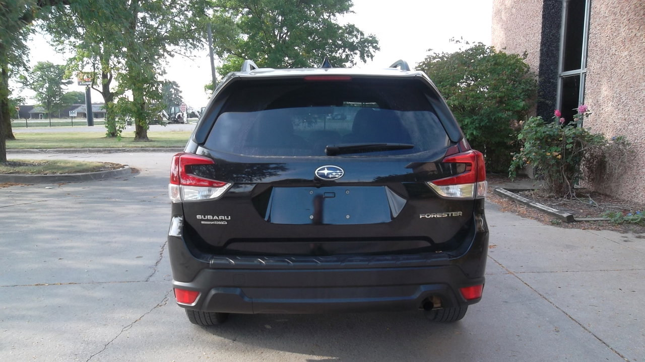 Used 2021 Subaru Forester Premium image 5
