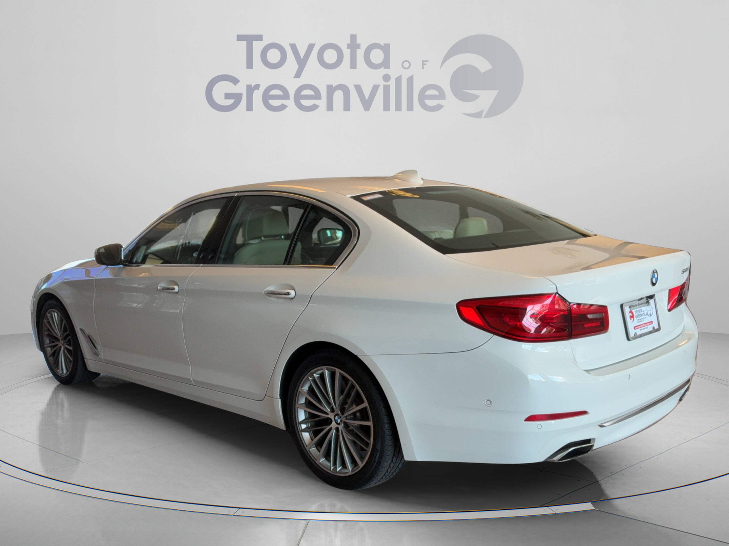 Used 2017 BMW 540i RWD image 4