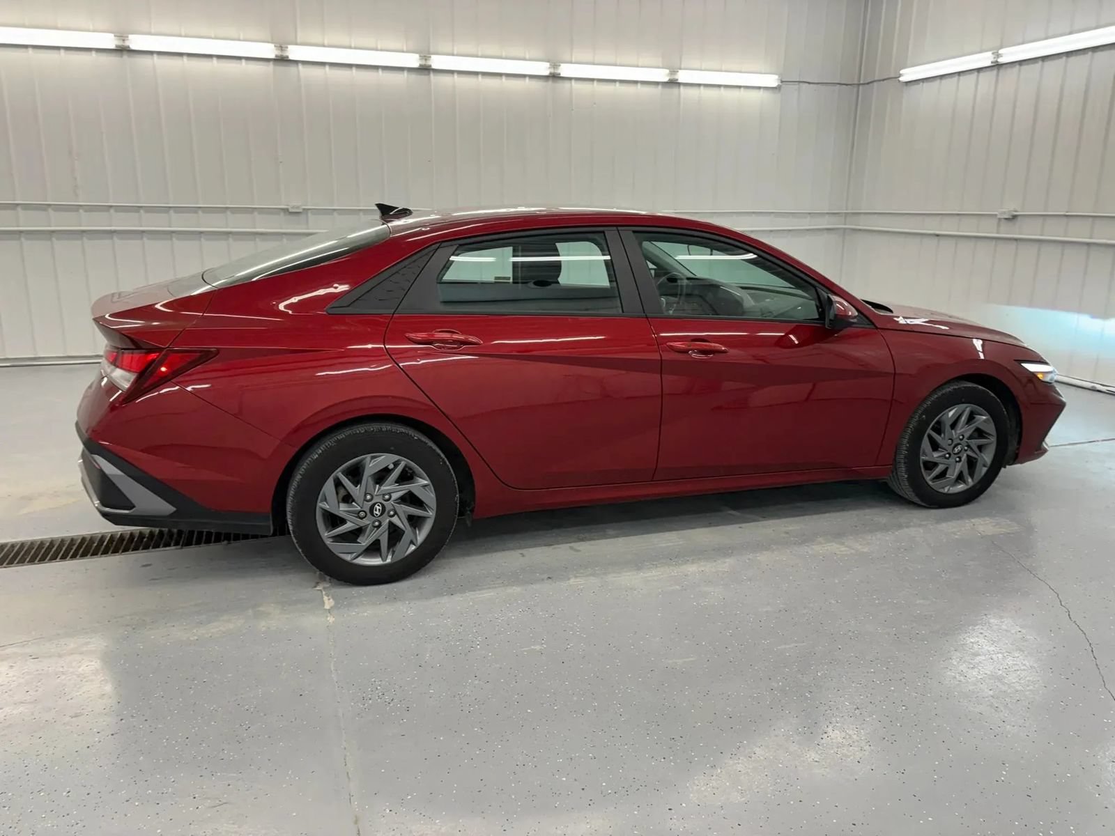 Used 2024 Hyundai Elantra SEL FWD image 7
