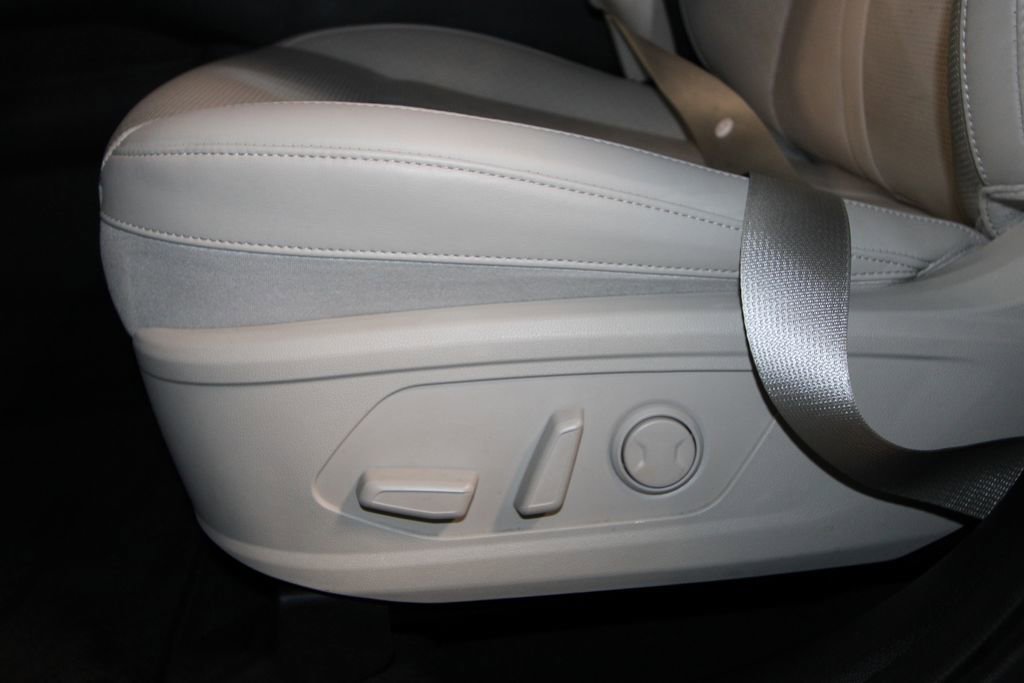 Used 2025 Kia Sorento SX image 9