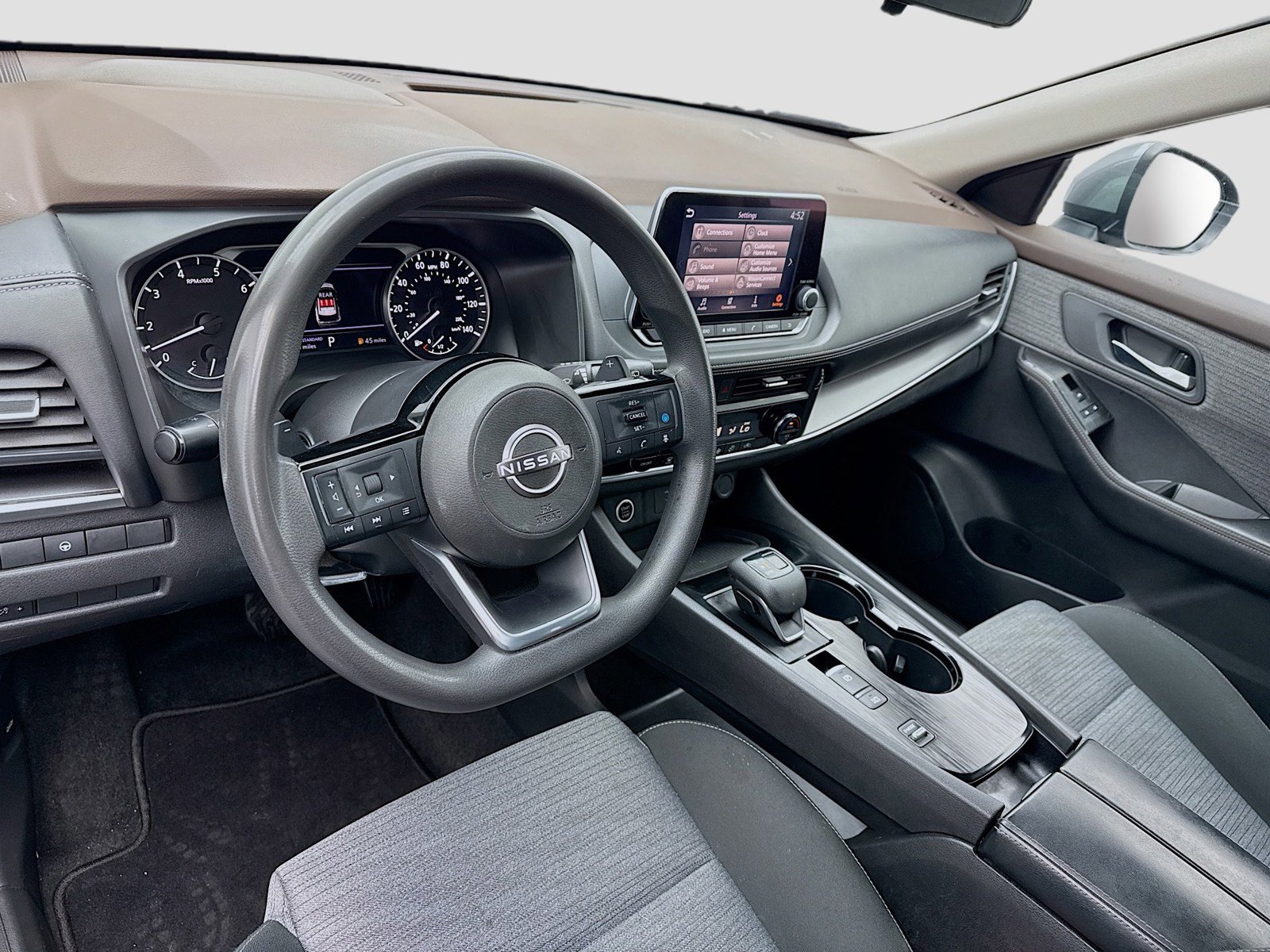 Used 2023 Nissan Rogue SV FWD image 7
