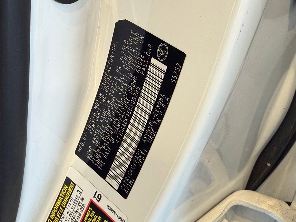 Used 2025 Toyota Camry LE image 34