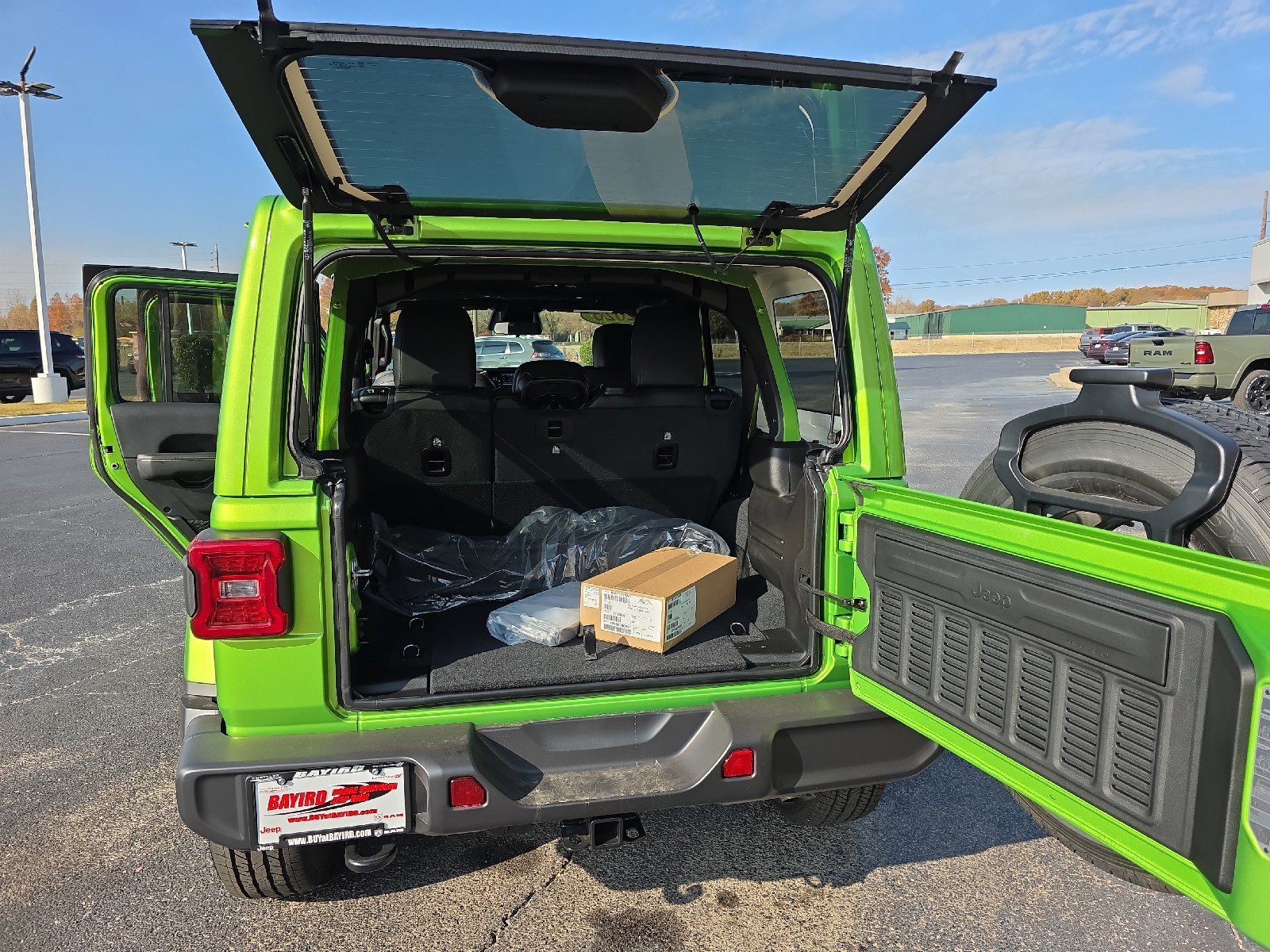 New 2026 Jeep Wrangler Unlimited Sahara AWD/4WD image 16