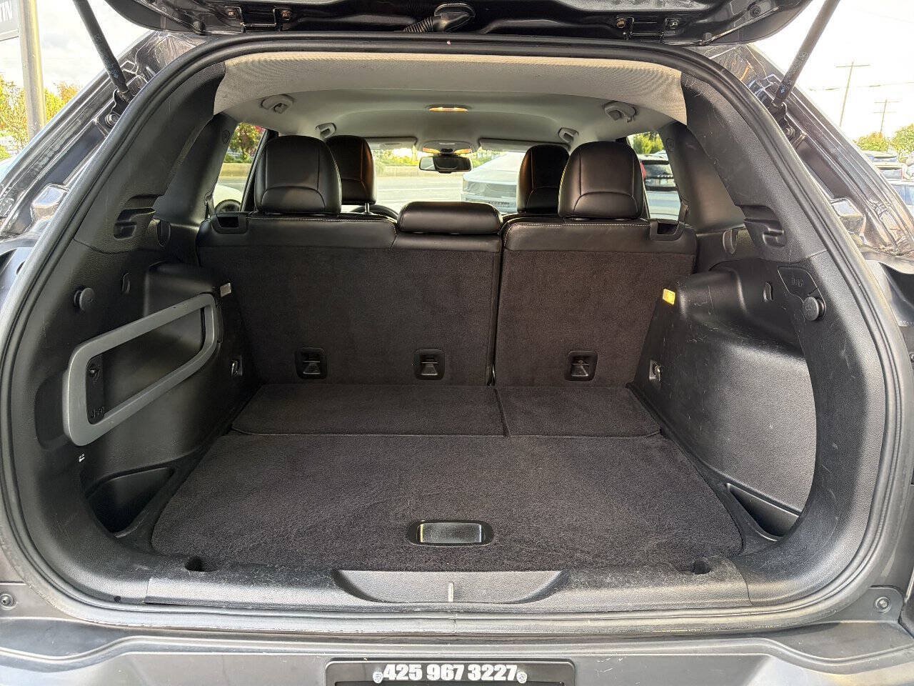 Used 2015 Jeep Cherokee Limited w/ Trailer Tow Group AWD/4WD image 8