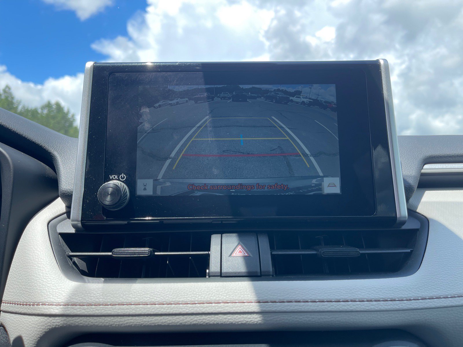 Used 2025 Toyota RAV4 XLE w/ Convenience Package FWD image 6