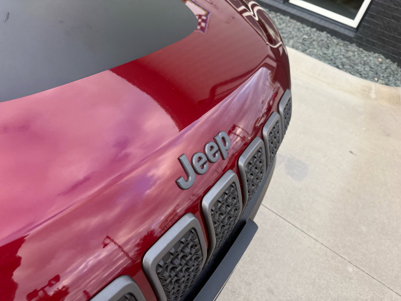 Used 2019 Jeep Cherokee Trailhawk image 27