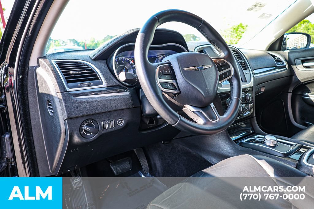 Used 2017 Chrysler 300 Limited RWD image 25