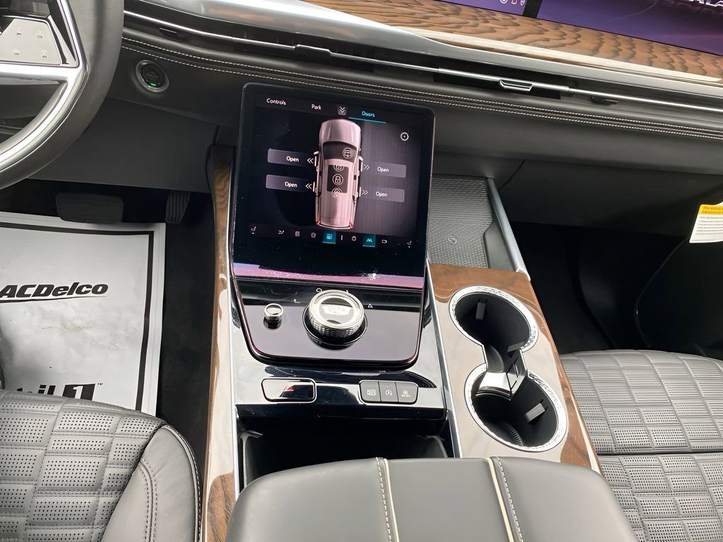 Used 2025 Cadillac Escalade Sport Platinum w/ LPO, ONYX Package image 26