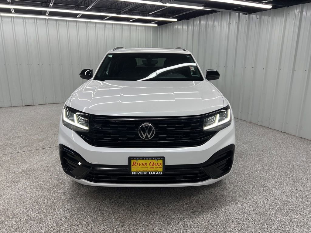 Used 2023 Volkswagen Atlas Cross Sport SEL R-Line image 2