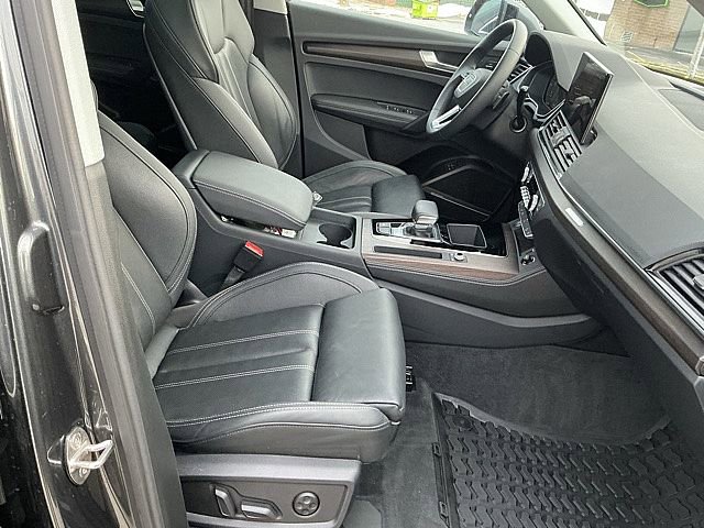 Used 2023 Audi Q5 e Premium Plus image 21