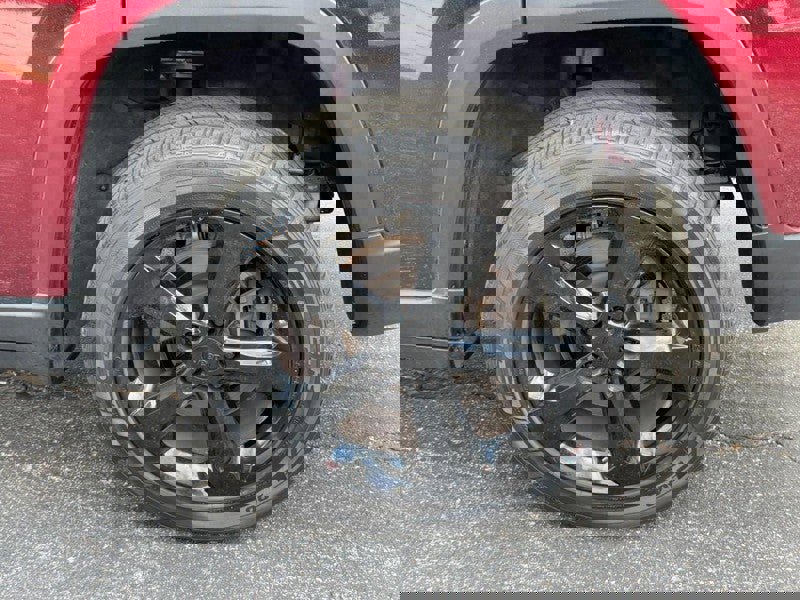 Used 2023 Jeep Grand Cherokee L Laredo AWD/4WD image 7