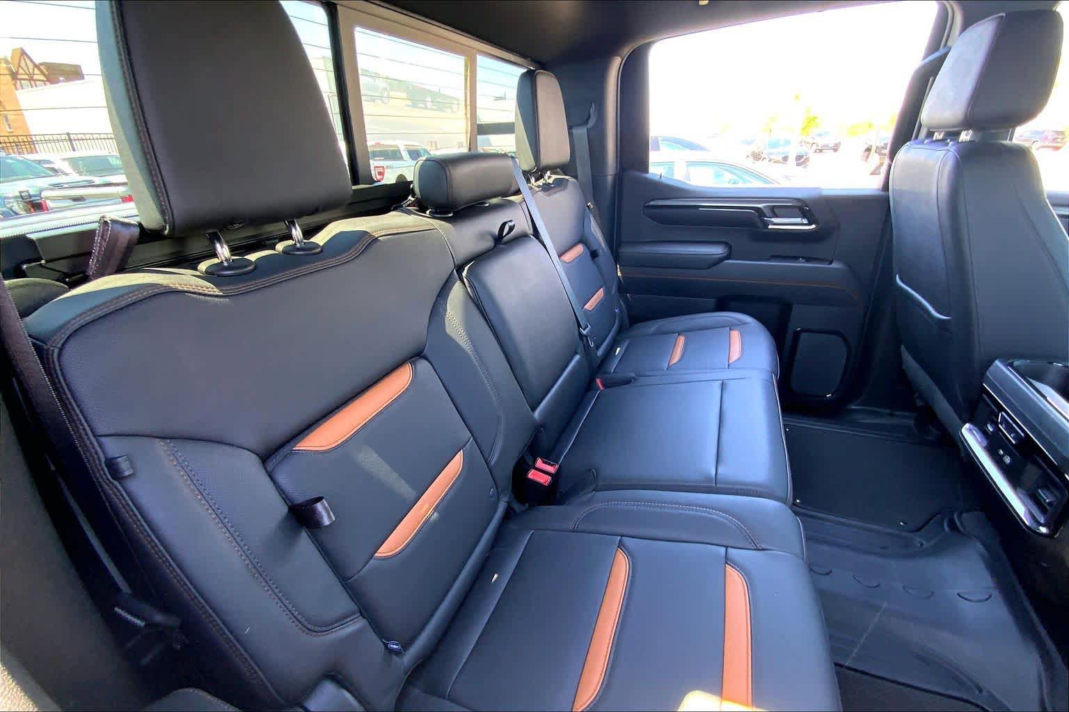 Used 2022 GMC Sierra 1500 AT4 w/ AT4 Premium Package AWD/4WD image 19