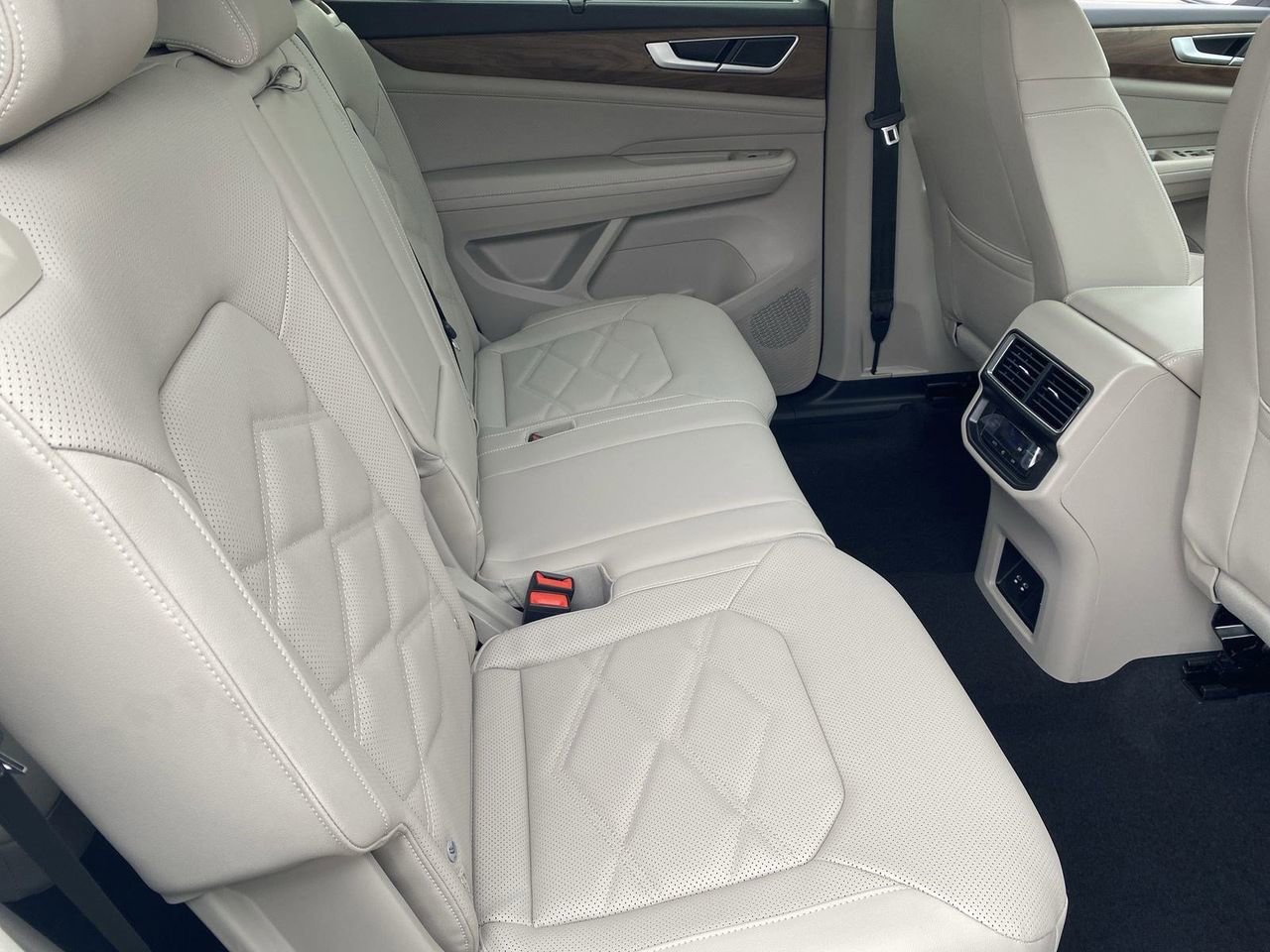 New 2026 Volkswagen Atlas SE image 9
