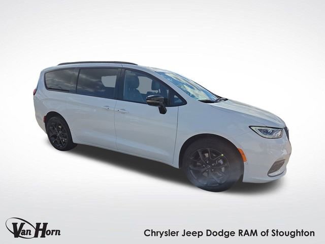 New 2026 Chrysler Pacifica Limited w/ S Appearance Package