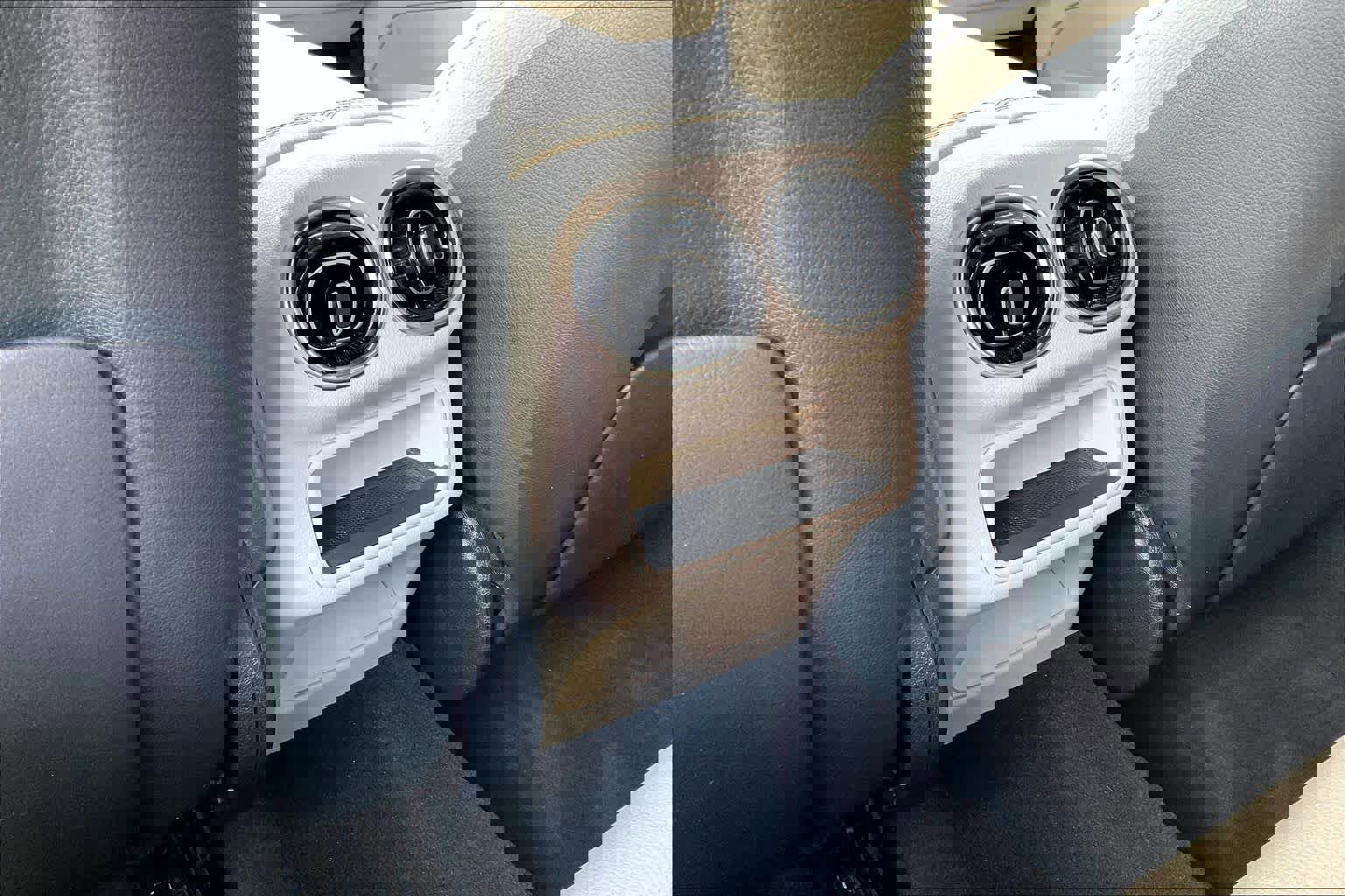 Used 2023 Mercedes-Benz GLC 300 GLC 300 image 33